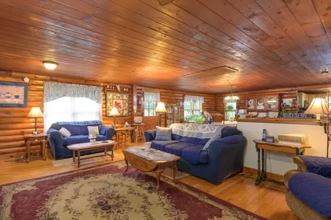 Living - 20 Barlow Rd, Springfield, VT 05156 photo 3 of 4