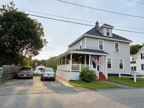 8 Henry St, Claremont, NH 03743