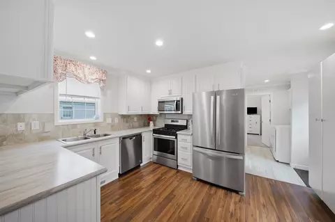 77 Hayes Park, Exeter, NH 03833 photo 2