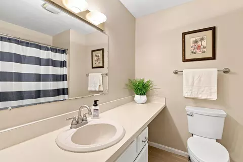 Bath - 1465 Hooksett Rd #214, Hooksett, NH 03106 photo 2 of 3