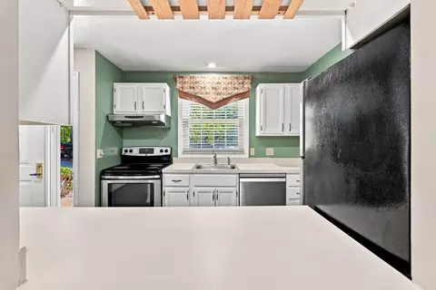 Kitchen - 1465 Hooksett Rd #214, Hooksett, NH 03106 photo 4 of 4