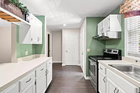 Kitchen - 1465 Hooksett Rd #214, Hooksett, NH 03106 photo 3 of 4