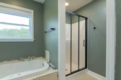 Bath - 844 Greeley Rd, Springfield, VT 05156 photo 1 of 4