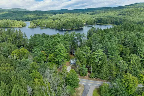 555 Stage Rd, Sanbornton, NH 03269