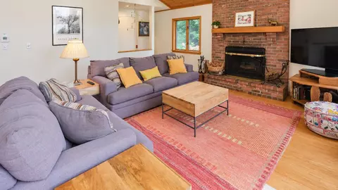 Living - 312 Tierney Rd, Cavendish, VT 05142 photo 6 of 7