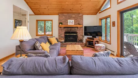 Living - 312 Tierney Rd, Cavendish, VT 05142 photo 5 of 7
