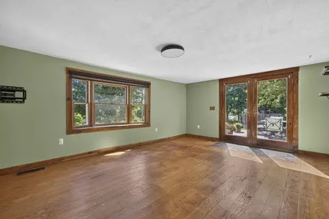 Living - 67 Lang Rd, Washington, NH 03280 photo 3 of 4