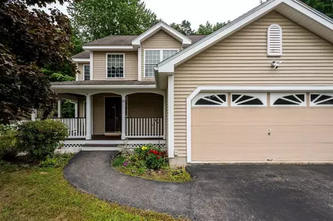 28 Pasture Dr, Manchester, NH 03102