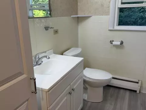 Bath - 6 Sanborn Rd, Hampton, NH 03842 photo 1 of 2