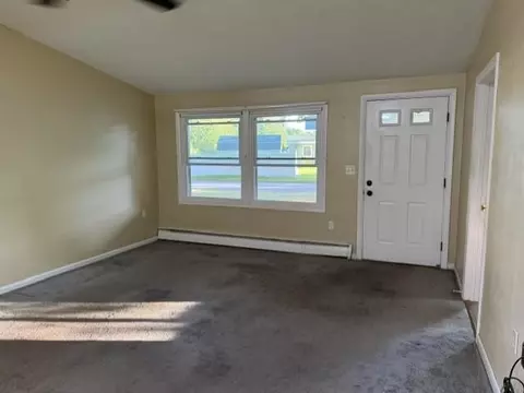 Living - 6 Sanborn Rd, Hampton, NH 03842 photo 1 of 5