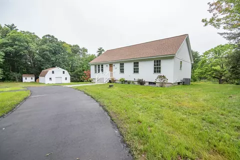 18 Pomp Rd, Chester, NH 03036