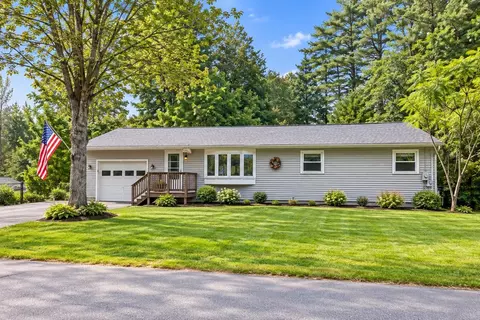 26 Bigwood Dr, Merrimack, NH 03054