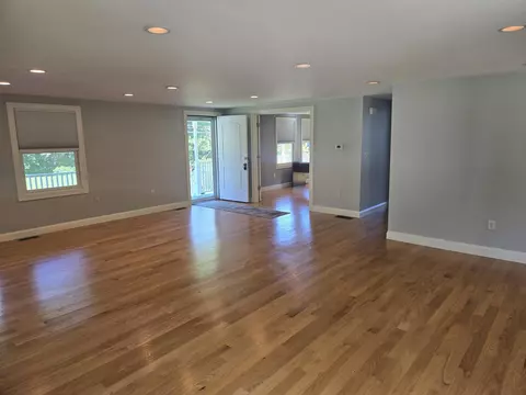 Living - 82 Dutton Rd, Pelham, NH 03076 photo 1 of 4
