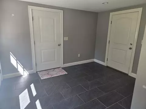 Entry Way - 82 Dutton Rd, Pelham, NH 03076 photo 2 of 5