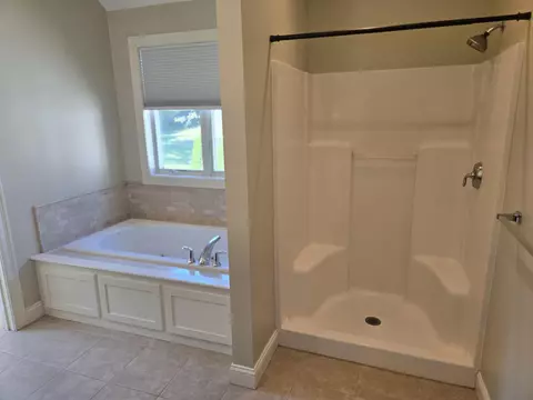 Bath - 82 Dutton Rd, Pelham, NH 03076 photo 1 of 5