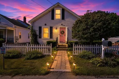 6 Fairview St, Manchester, NH 03102