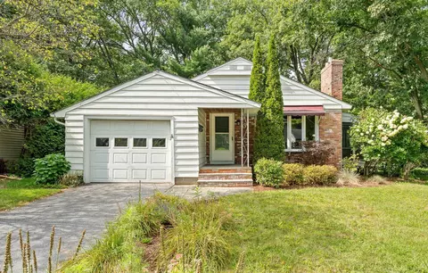 106 Killarney Rd, Burlington, VT 05408