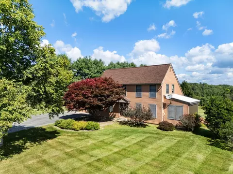Exterior - 47 Oak Hill Dr, Dummerston, VT 05301 photo 1 of 7