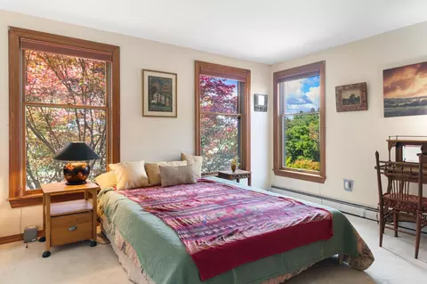 Bedroom - 47 Oak Hill Dr, Dummerston, VT 05301 photo 6 of 6