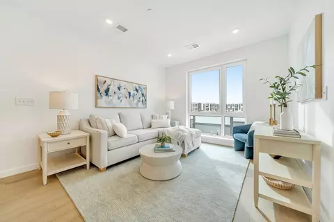 80 Constitution Ave #227, Portsmouth, NH 03801