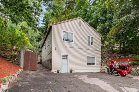 786 Mammoth Rd, Manchester, NH 03104