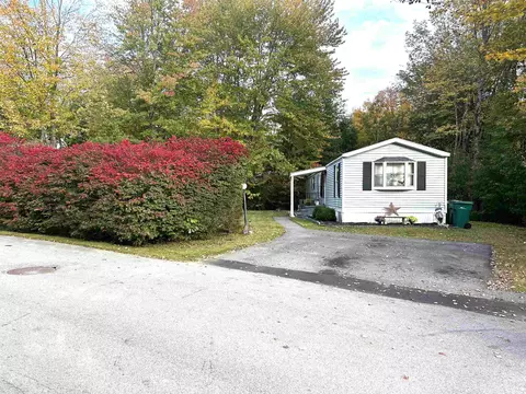 17 Brownstone Ln, Rochester, NH 03867