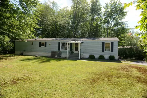 17 Brownstone Ln, Rochester, NH 03867
