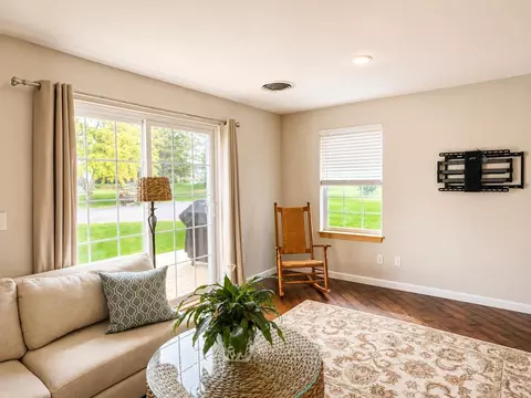 Living - 76 Seth Cir, Williston, VT 05495 photo 3 of 3