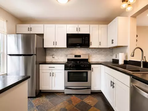Kitchen - 76 Seth Cir, Williston, VT 05495 photo 2 of 3