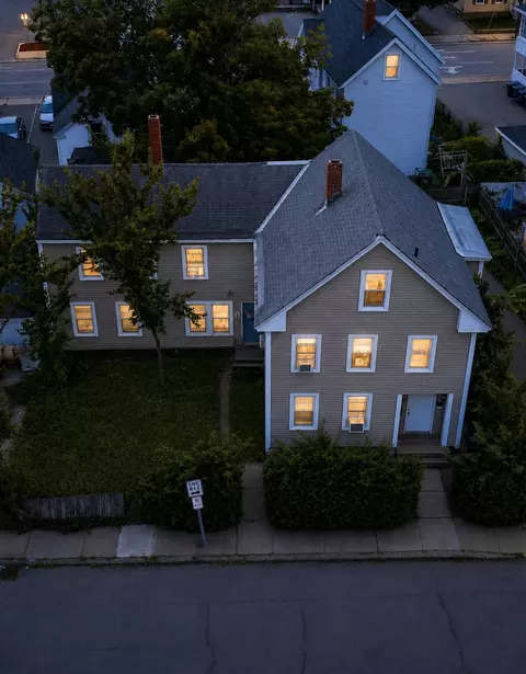 10 Mulberry St, Nashua, NH 03060