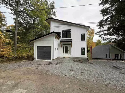 Exterior - 14 Second St, Windham, NH 03087 photo 2 of 4