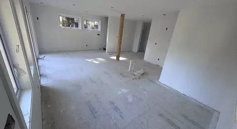 Living - 14 Second St, Windham, NH 03087 photo 2 of 4