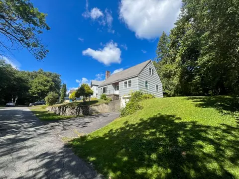 62 Highland Ave, Saint Johnsbury, VT 05819