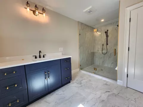 Bath - 5 Campbell Way #2, Windham, NH 03087 photo 1 of 5