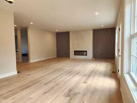 Living - 5 Campbell Way #2, Windham, NH 03087 photo 2 of 9