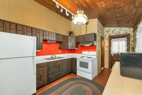 Kitchen - 49 Kings Pine Rd, Wolfeboro, NH 03894 photo 1 of 1