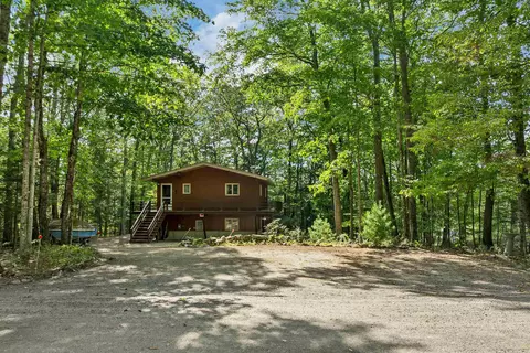 Exterior - 49 Kings Pine Rd, Wolfeboro, NH 03894 photo 3 of 7