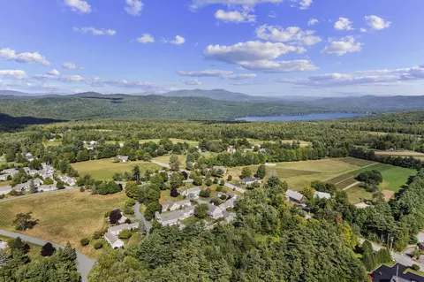 13 Hilltop Pl, New London, NH 03257