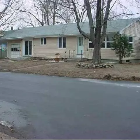 5 Kingston St, Manchester, NH 03102