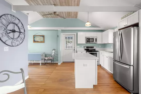 Kitchen - 5 Thorwald Ave, Hampton, NH 03842 photo 4 of 5