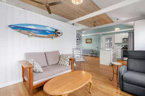 Living - 5 Thorwald Ave, Hampton, NH 03842 photo 2 of 3