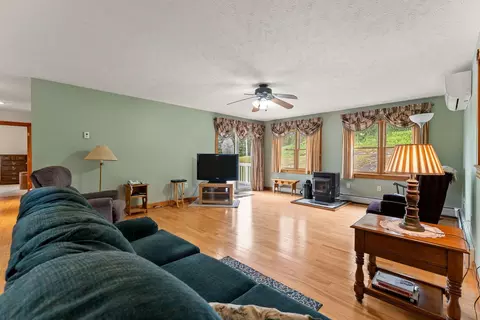 Living - 76 Paradee Rd, Fairfield, VT 05455 photo 2 of 3