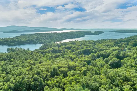 View/Area - 8 Knoll Rd, Wolfeboro, NH 03894 photo 3 of 5
