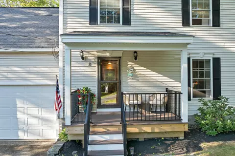 Exterior - 8 Knoll Rd, Wolfeboro, NH 03894 photo 4 of 8