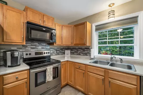 Kitchen - 8 Knoll Rd, Wolfeboro, NH 03894 photo 1 of 4