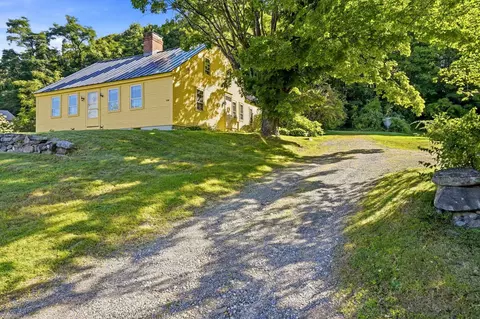 533 Sanborn Rd, Sanbornton, NH 03269