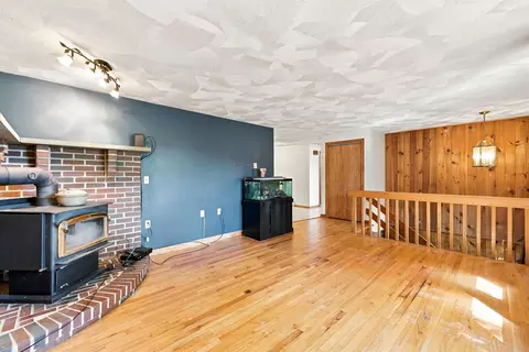 Living - 36 Governor Dinsmore Rd, Windham, NH 03087 photo 2 of 7