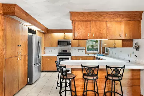 Kitchen - 36 Governor Dinsmore Rd, Windham, NH 03087 photo 6 of 8