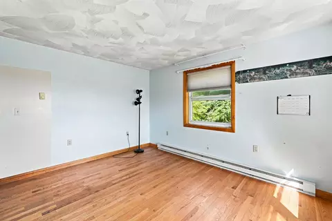Bedroom - 36 Governor Dinsmore Rd, Windham, NH 03087 photo 6 of 8