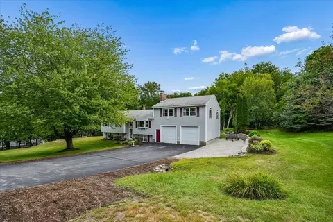 Exterior - 4 Debbie St, Hooksett, NH 03106 photo 4 of 14